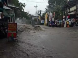 Diguyur Hujan Deras, Kota Cimahi Seketika Disergap Banjir