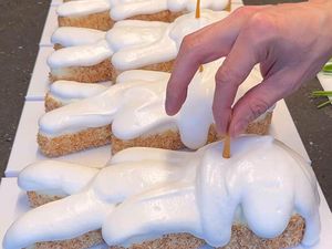 Chef Dihujat Jual Yule Log Boneka Salju Seharga Rp 1.6 Juta