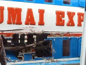 Kapal Dumai Line Tabrak Lambung Dumai Express di Selat Panjang Kapal Dumai Line Tabrak Lambung Dumai Express di Selat Panjang