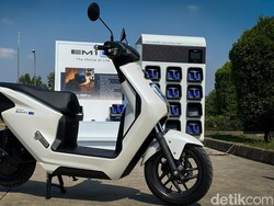 Harga Beda Tipis, Pilih Honda EM1 e:, PCX 160 atau ADV 160?