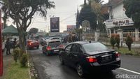 Jalur Menuju Wisata Telaga Sarangan Padat Merayap