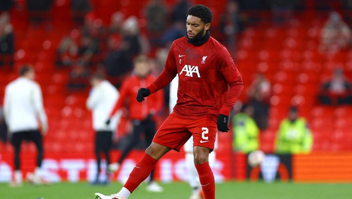 Soccer Football - Europa League - Group E - Liverpool v LASK Linz - Anfield, Liverpool, Britain - November 30, 2023  Liverpools Joe Gomez during the warm up before the match REUTERS/Molly Darlington