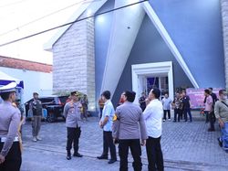 Tinjau Sejumlah Gereja di Bojonegoro, Kapolres Ajak Warga Jaga Kamtibmas