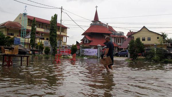 Gegara Hujan dan Air Pasang, Kota Dumai Dilanda Banjir
