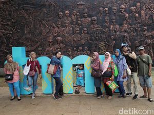 Keseruan Pertunjukan Dancing Fountain di Taman Mini Indonesia Indah