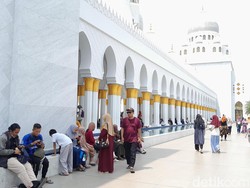Libur Akhir Tahun, Pengunjung Masjid Sheikh Zayed Diprediksi Tembus 50 Ribu