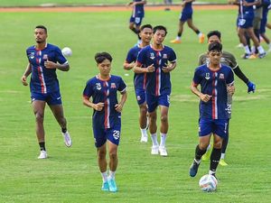 Widodo Berharap Pemain Deltras FC Tak Minder di Babak 12 Besar Widodo Berharap Pemain Deltras FC Tak Minder di Babak 12 Besar