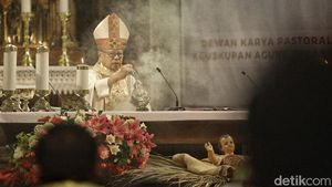 Potret Jalannya Misa Natal di Gereja Katedral Jakarta