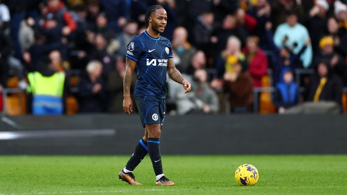 Soccer Football - Premier League - Wolverhampton Wanderers v Chelsea - Molineux Stadium, Wolverhampton, Britain - December 24, 2023 Chelseas Raheem Sterling looks dejected Action Images via Reuters/Andrew Boyers NO USE WITH UNAUTHORIZED AUDIO, VIDEO, DATA, FIXTURE LISTS, CLUB/LEAGUE LOGOS OR LIVE SERVICES. ONLINE IN-MATCH USE LIMITED TO 45 IMAGES, NO VIDEO EMULATION. NO USE IN BETTING, GAMES OR SINGLE CLUB/LEAGUE/PLAYER PUBLICATIONS.