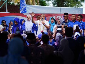Antusias Sambut Zulhas, Ribuan Kader Ramaikan Kampanye PAN Weleri Jateng