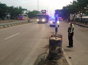 ABG Tewas Tabrak Pembatas Jalan di Kaligawe Semarang ABG Tewas Tabrak Pembatas Jalan di Kaligawe Semarang