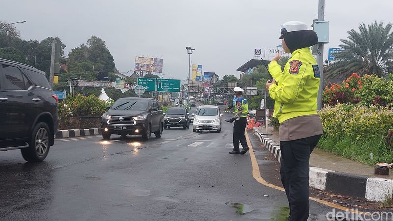 One Way Puncak Bogor ke Jakarta berakhir, 26 Desember 2023 petang. (M Sholihin/detikcom)