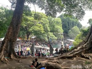 Libur Nataru Pemandian Alam Banyubiru Pasuruan Ramai Pengunjung Libur Nataru Pemandian Alam Banyubiru Pasuruan Ramai Pengunjung