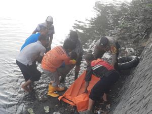 Nahas, Pencari Ikan di Sidoarjo Ditemukan Tewas Tersetrum Alatnya Sendiri Nahas, Pencari Ikan di Sidoarjo Ditemukan Tewas Tersetrum Alatnya Sendiri