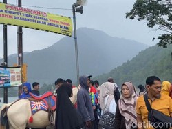 11 Ribu Wisatawan Padati Sarangan Magetan Hari Kedua Libur Nataru