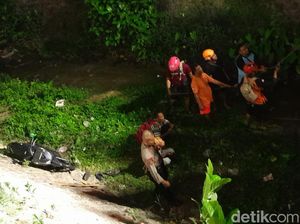 Pemotor Jatuh dari Jembatan Mipitan Solo, Evakuasi Butuh Waktu 1 Jam