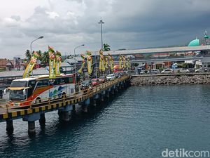 Melandai, Volume Kendaraan di Ketapang Diprediksi Kembali Naik 27 Desember Melandai, Volume Kendaraan di Ketapang Diprediksi Kembali Naik 27 Desember