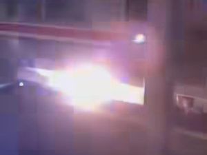 Viral Percikan Api di Kolong KRL Stasiun Bojong Gede, Apa yang Terjadi? Viral Percikan Api di Kolong KRL Stasiun Bojong Gede, Apa yang Terjadi?