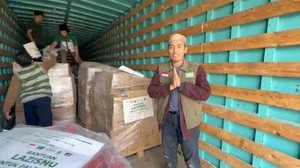 3 Truk Kontainer Bantuan Kemanusiaan Palestina Dikirimkan ke Gaza