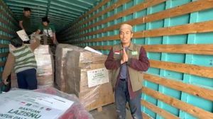 3 Truk Kontainer Bantuan Kemanusiaan Palestina Dikirimkan ke Gaza