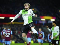 Asa Harvey Elliott Persembahkan Trofi Liga Europa untuk Klopp