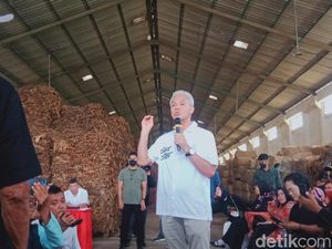 Kode Khofifah Condong Dukung Prabowo-Gibran, Ganjar: Saya Hormati