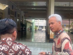 Jokowi Bertemu Sultan Sejam, Ganjar: Saya Diterima Pertama-Diskusi 2 Jam