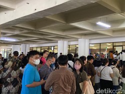 Jemaat Natal Nasional Mulai Padati Gereja Bethany Nginden Surabaya