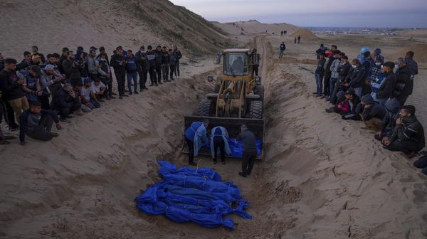 Israel Kembalikan Jenazah 80 Warga Gaza, Langsung Dikubur Massal