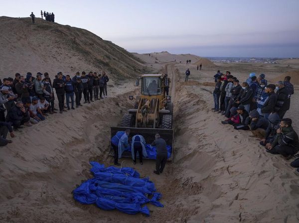Israel Kembalikan Jenazah 80 Warga Gaza, Langsung Dikubur Massal