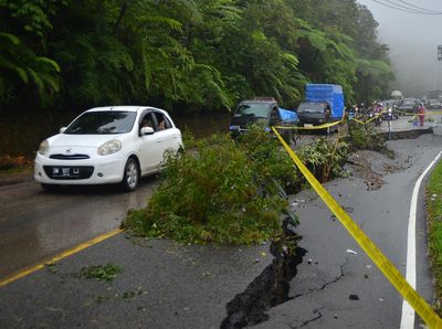 Penampakan Jalan Amblas di Limapuluhkota