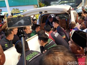 Tinggalkan RSPAD, Jenazah Lukas Enembe Diberangkatkan ke Papua