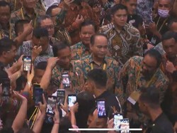 Didampingi Prabowo-Mahfud, Jokowi Hadiri Perayaan Natal Nasional di Surabaya