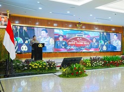 Kapolri Tegaskan Terus Berbenah: Mohon Maaf Kinerja Polri Belum Sempurna