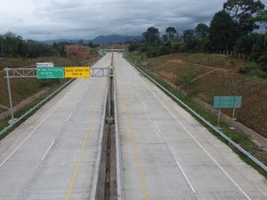 Pembangun Tol Lubuklinggau-Bengkulu Kembali Dilanjutkan Meski Sempat Tertunda Pembangun Tol Lubuklinggau-Bengkulu Kembali Dilanjutkan Meski Sempat Tertunda