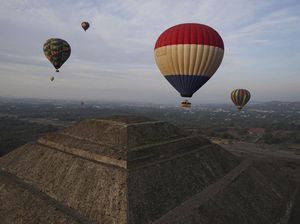 Menikmati Lanskap Piramida Matahari Meksiko dari Balon Udara
