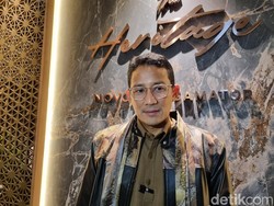 Sandiaga Uno Umroh di Harlah PPP ke-51, Doakan Mbah Moen