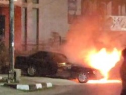 Korsleting Listrik, Mobil Pemilik Kafe di Senggigi Ludes Terbakar