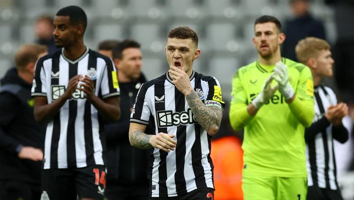 Soccer Football - Premier League -  Newcastle United v Nottingham Forest - St James Park, Newcastle, Britain - December 26, 2023 Newcastle Uniteds Kieran Trippier looks dejected after the match Action Images via Reuters/Lee Smith NO USE WITH UNAUTHORIZED AUDIO, VIDEO, DATA, FIXTURE LISTS, CLUB/LEAGUE LOGOS OR LIVE SERVICES. ONLINE IN-MATCH USE LIMITED TO 45 IMAGES, NO VIDEO EMULATION. NO USE IN BETTING, GAMES OR SINGLE CLUB/LEAGUE/PLAYER PUBLICATIONS.