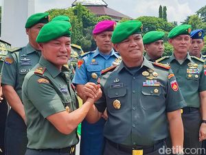 Putra Solo Mayjen Tandyo Budi Resmi Pimpin Kodam IV/Diponegoro Putra Solo Mayjen Tandyo Budi Resmi Pimpin Kodam IV/Diponegoro