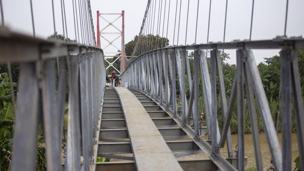 Pemerintah Bangun 558 Jembatan Gantung Selama Periode 2015-2023