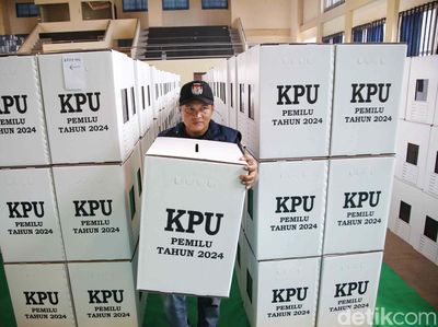 Pemilu Makin Dekat, Intip Persiapan Kotak Suara di GOR Tanah Abang