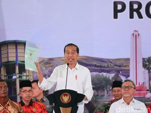 Jokowi ke Warga: Pinjaman Bank untuk Modal Usaha, Bukan Beli Mobil