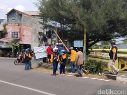 Lakukan Penertiban Tahap Awal, Bawaslu Demak Copot Ribuan APK