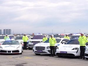 Polisi Turkiye Sulap Mobil Mewah Sitaan jadi Kendaraan Patroli Polisi Turkiye Sulap Mobil Mewah Sitaan jadi Kendaraan Patroli