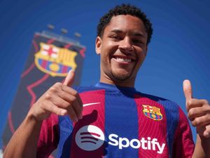 Resmi Diperkenalkan Barcelona, Vitor Roque: Mimpi Menjadi Kenyataan