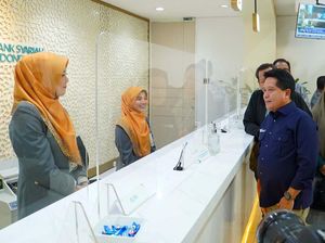 Akhir Tahun, Hery Gunardi Tinjau Pelayanan di BSI Mayestik