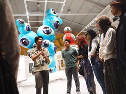 Bareng Mahasiswa, Alam Ganjar Apresiasi Karya Seni Museum Tumurun Solo