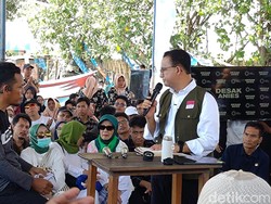 Anies Disambati Nelayan soal Solar hingga Perizinan Kapal