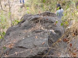 Batu Kenong Probolinggo Sering Jadi Tempat Bertapa dan Mencari Benda Gaib